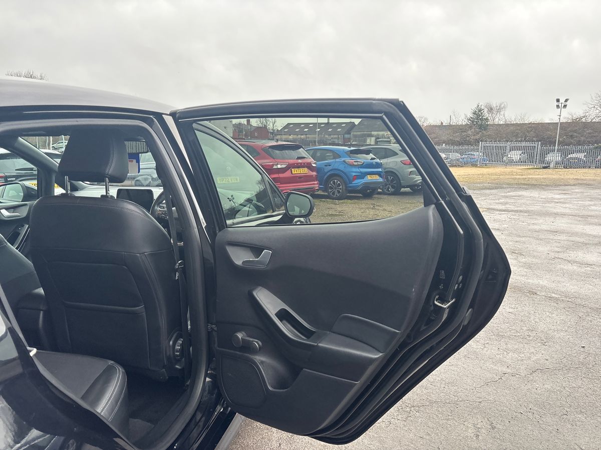 Used Ford Fiesta 2018 for sale - 76980162: Photo 32