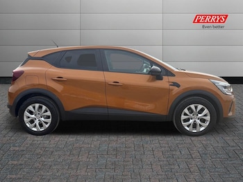 Used Renault Captur 2022 for sale - 75480725: Photo