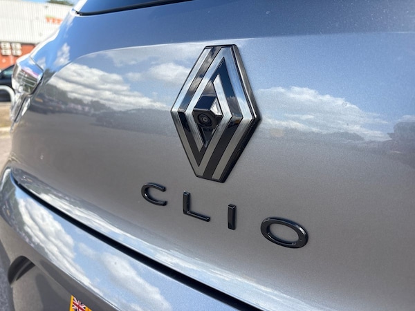 Used Renault Clio 2024 for sale - 76045515: Photo 41