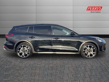 Used Ford Focus 2022 for sale - 76807821: Photo