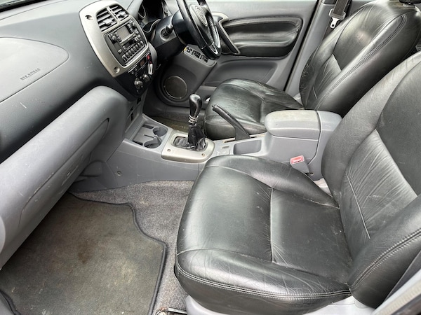 Used Toyota RAV4 2002 for sale - 76151682: Photo 11