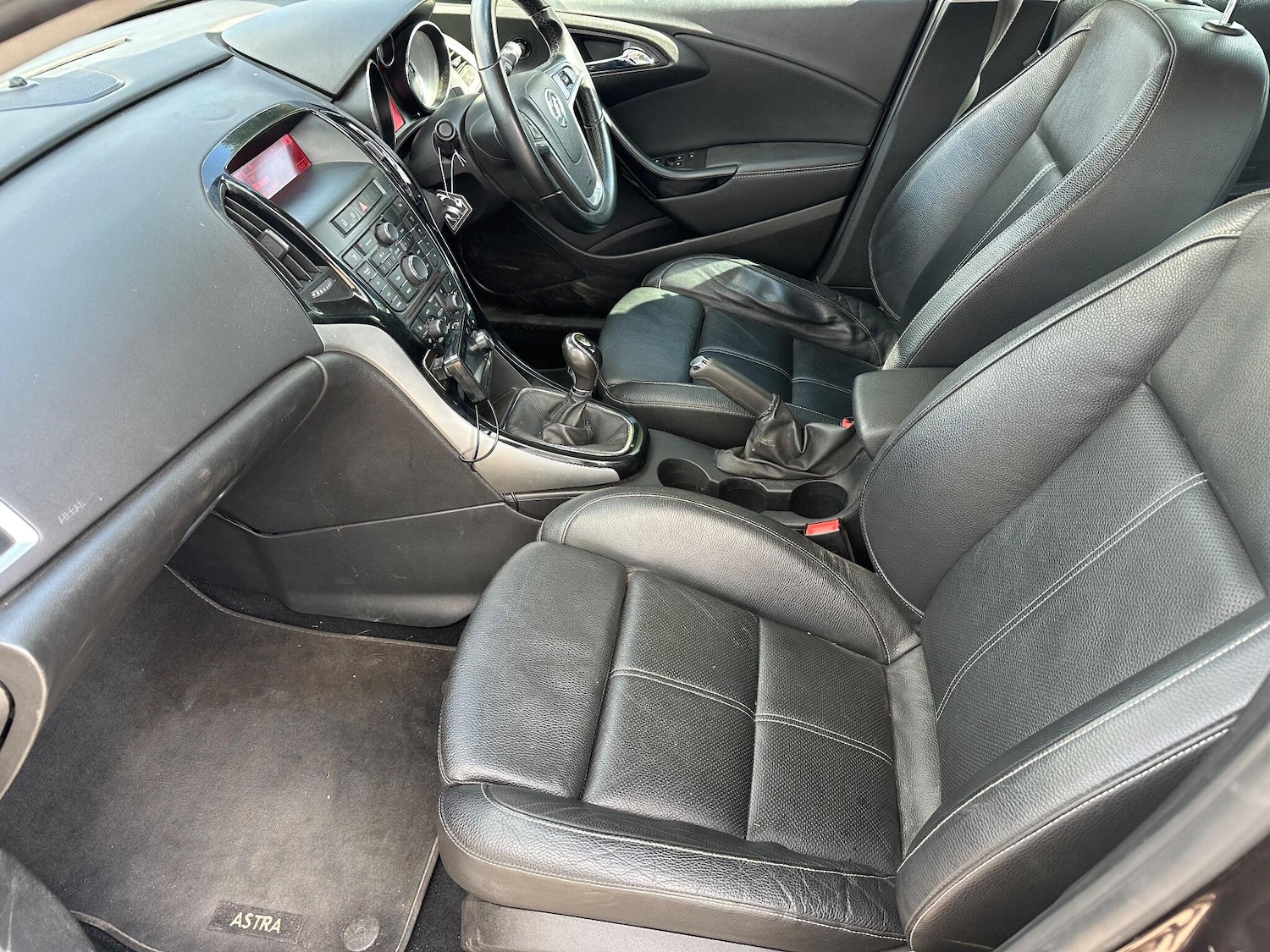 Used Vauxhall Astra 2015 for sale - 76060411: Photo 11