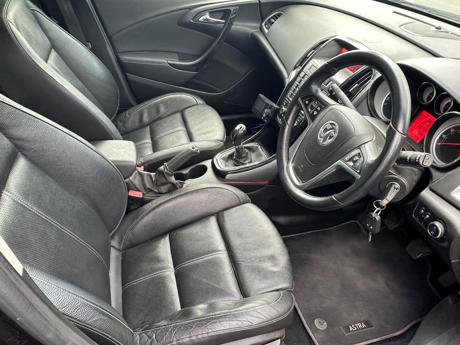 Used Vauxhall Astra 2015 for sale - 76060411: Photo 9