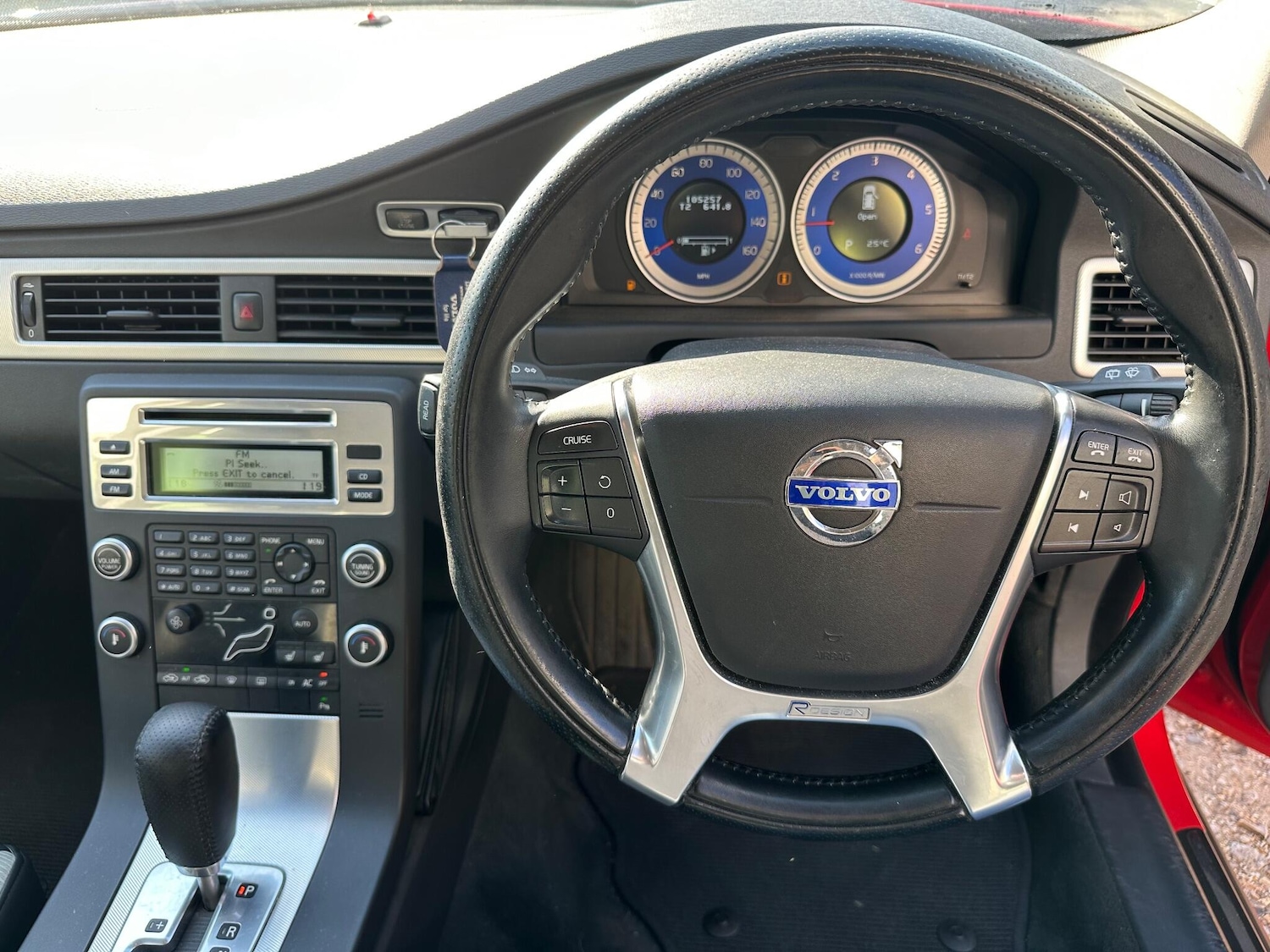 Used Volvo V70 2012 for sale - 76167159: Photo 10