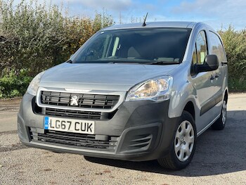 Used Peugeot Partner 2017 for sale - 76562093: Photo