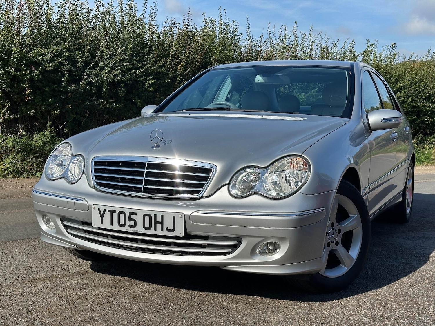 Used Mercedes-Benz C-Class 2005 for sale - 76109195: Photo 2