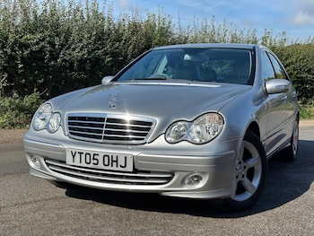 Used Mercedes-Benz C-Class 2005 for sale - 76109195: Photo 2