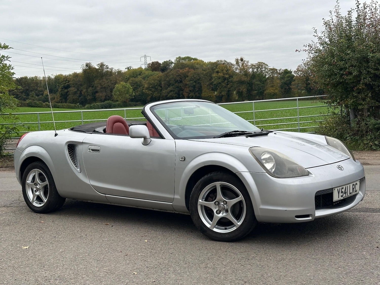 Used Toyota MR2 2001 for sale - 76306193: Photo 13