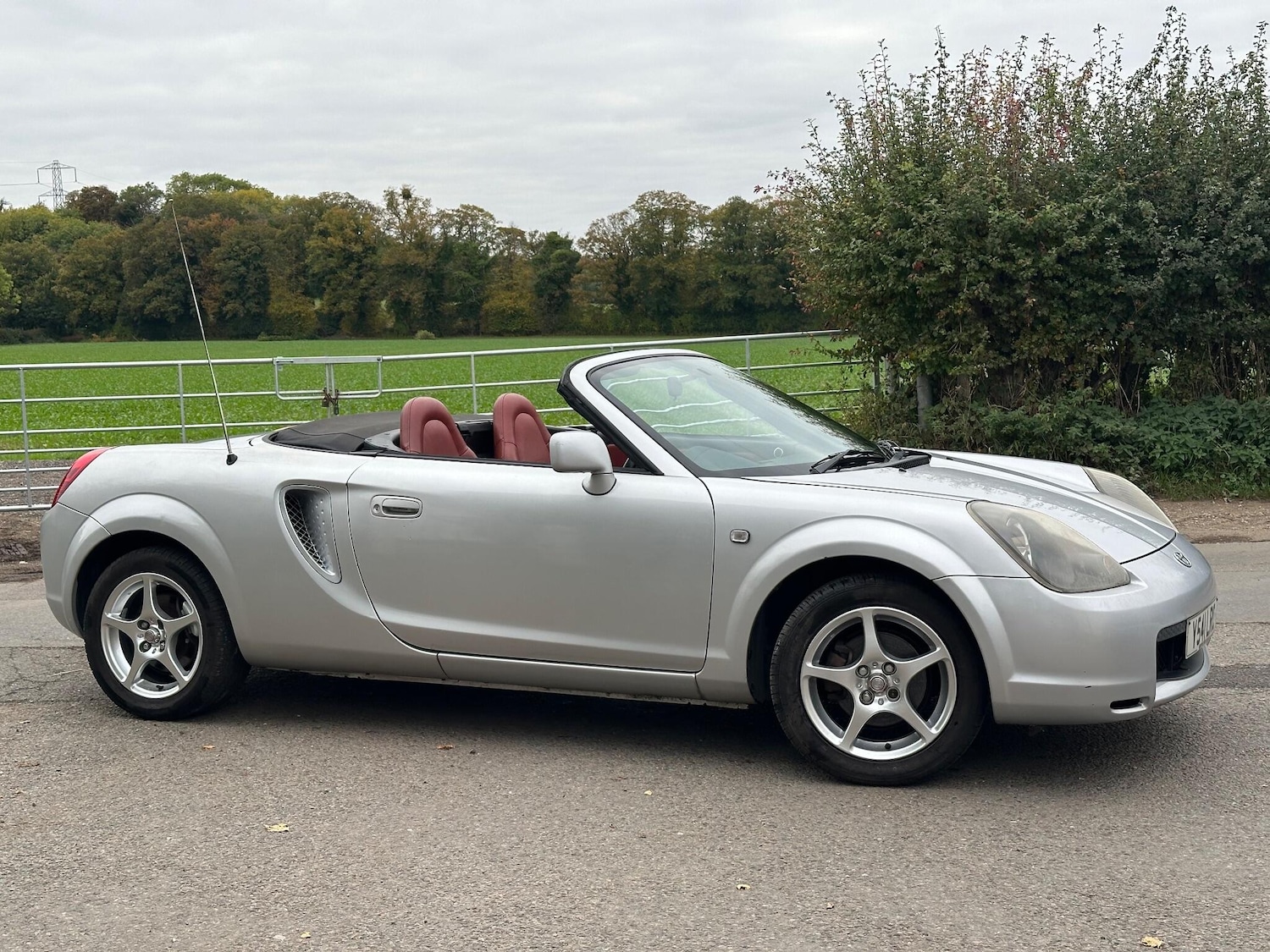 Used Toyota MR2 2001 for sale - 76306193: Photo 14