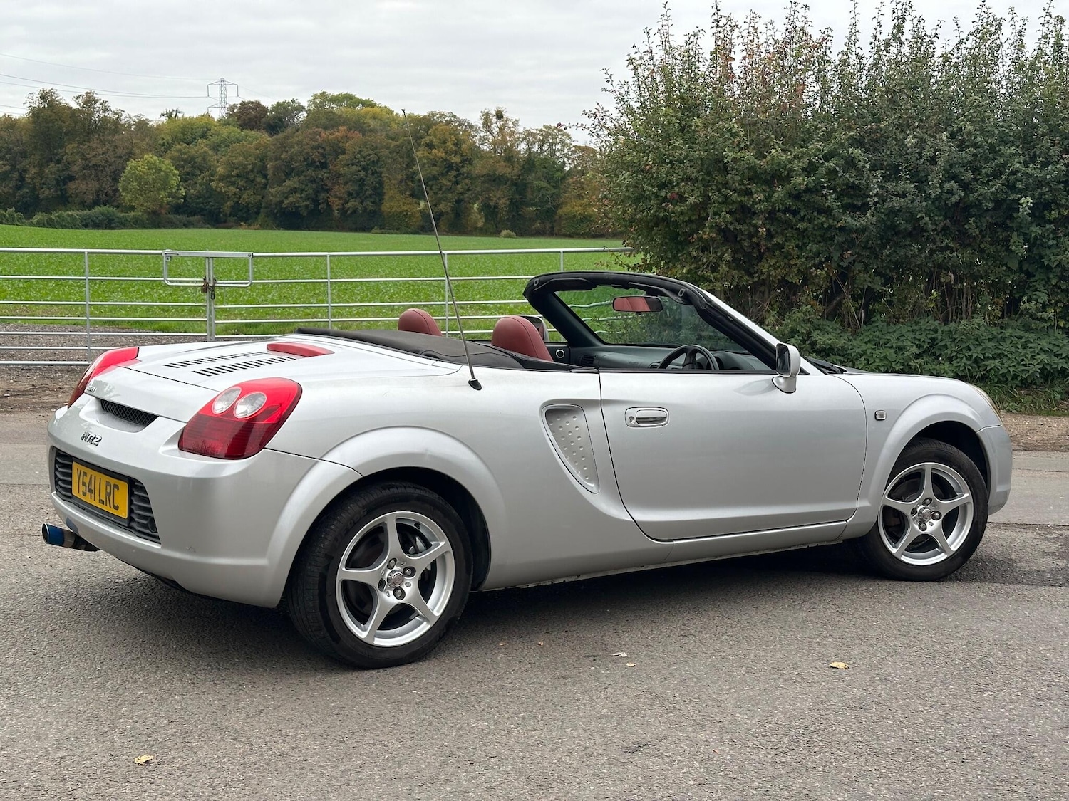 Used Toyota MR2 2001 for sale - 76306193: Photo 15