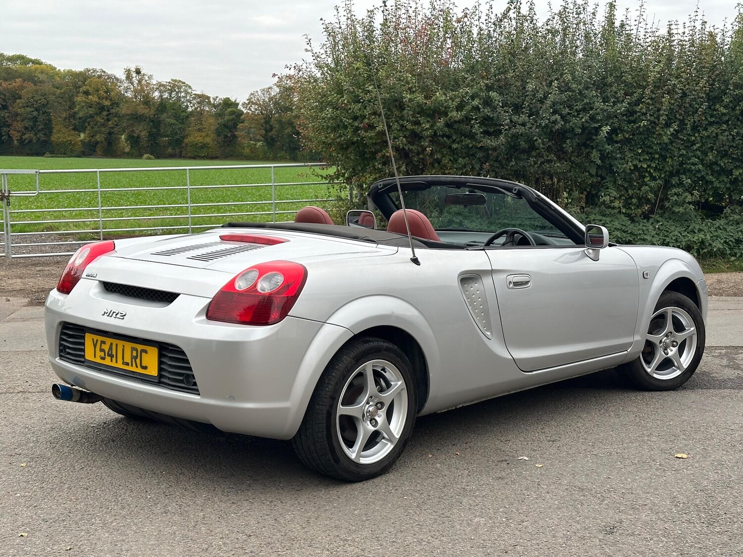 Used Toyota MR2 2001 for sale - 76306193: Photo 16