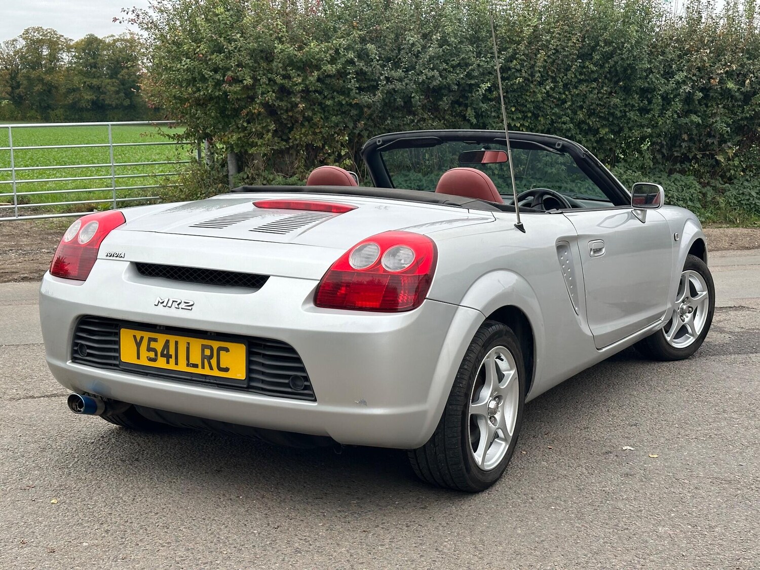 Used Toyota MR2 2001 for sale - 76306193: Photo 17