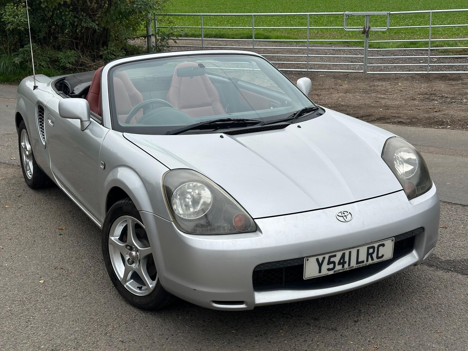Used Toyota MR2 2001 for sale - 76306193: Photo 22