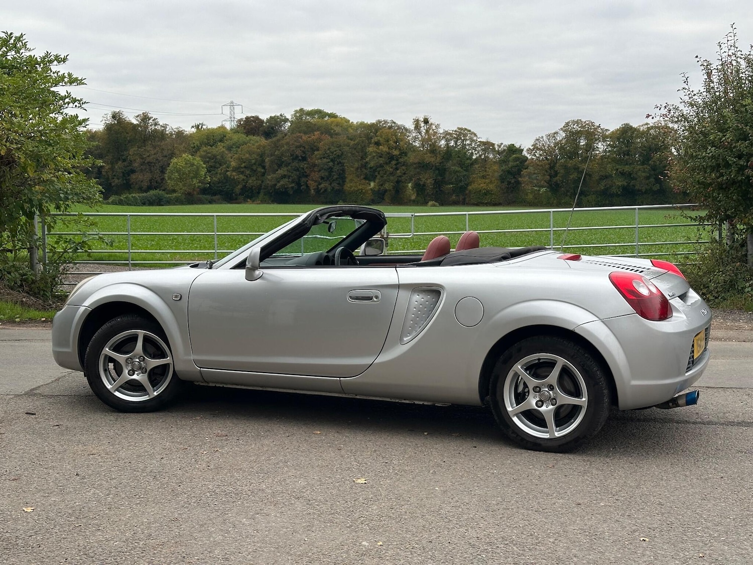 Used Toyota MR2 2001 for sale - 76306193: Photo 26
