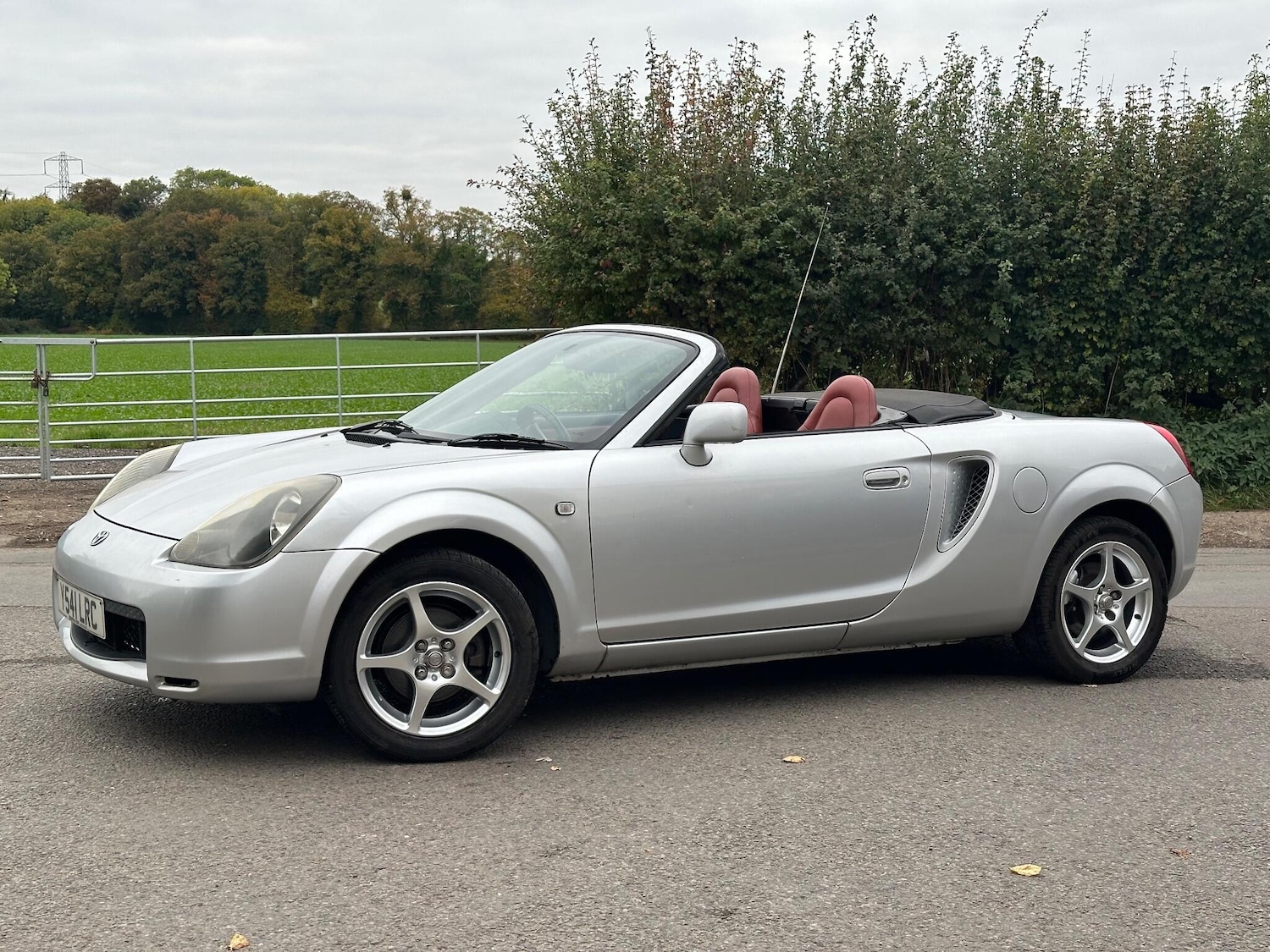 Used Toyota MR2 2001 for sale - 76306193: Photo 4