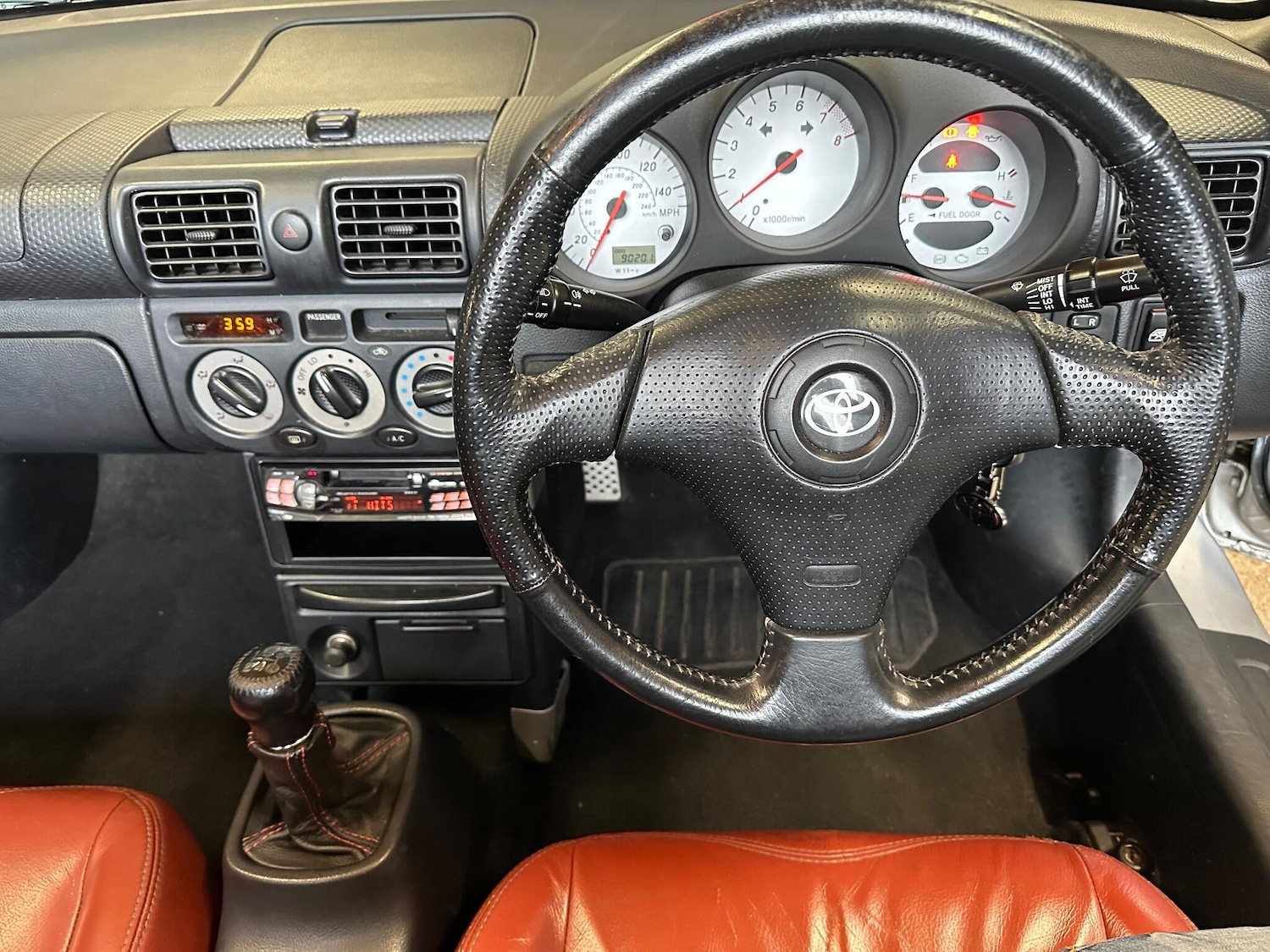 Used Toyota MR2 2001 for sale - 76306193: Photo 8