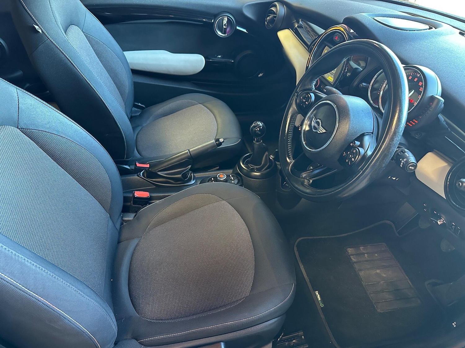 Used MINI Hatch 2015 for sale - 76370414: Photo 8
