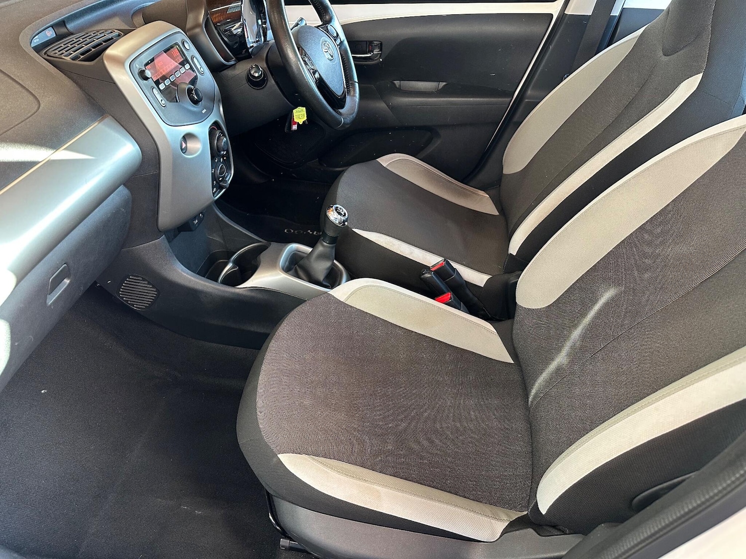 Used Toyota AYGO 2016 for sale - 76659373: Photo 11