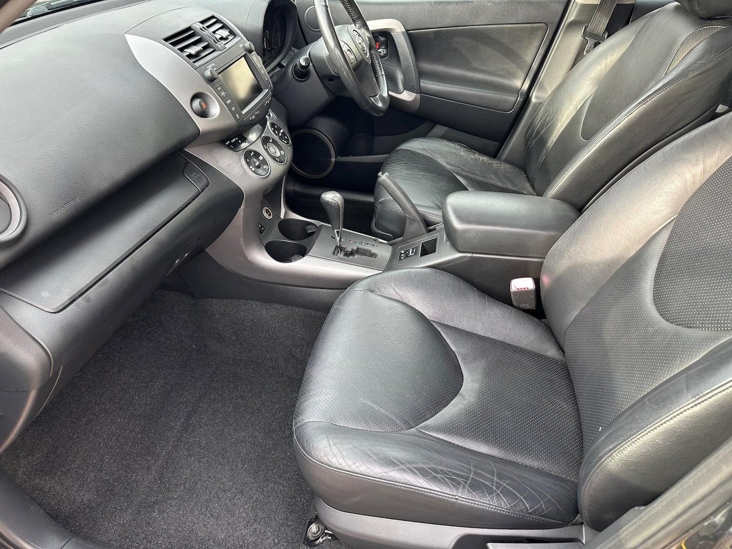 Used Toyota RAV4 2006 for sale - 76360261: Photo 10