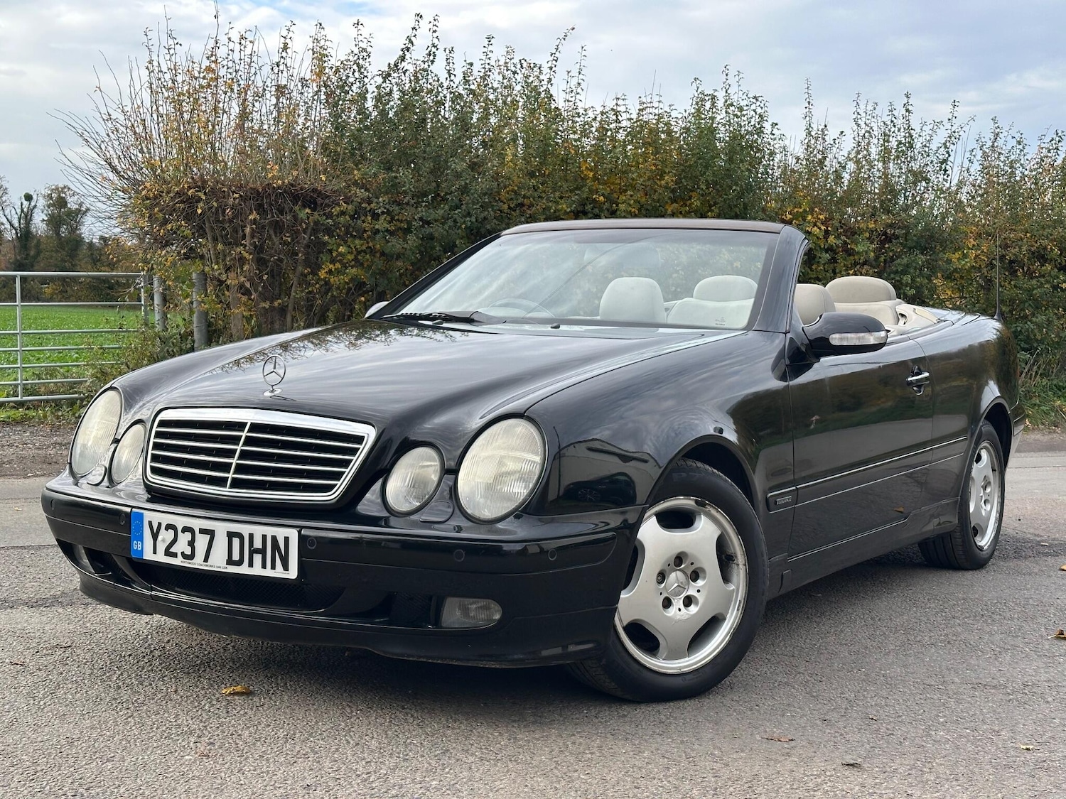 Used Mercedes-Benz CLK 2001 for sale - 76498872: Photo 1