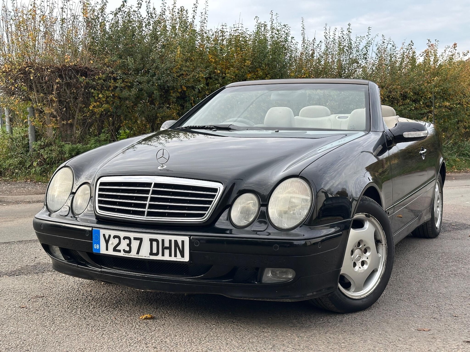 Used Mercedes-Benz CLK 2001 for sale - 76498872: Photo 2