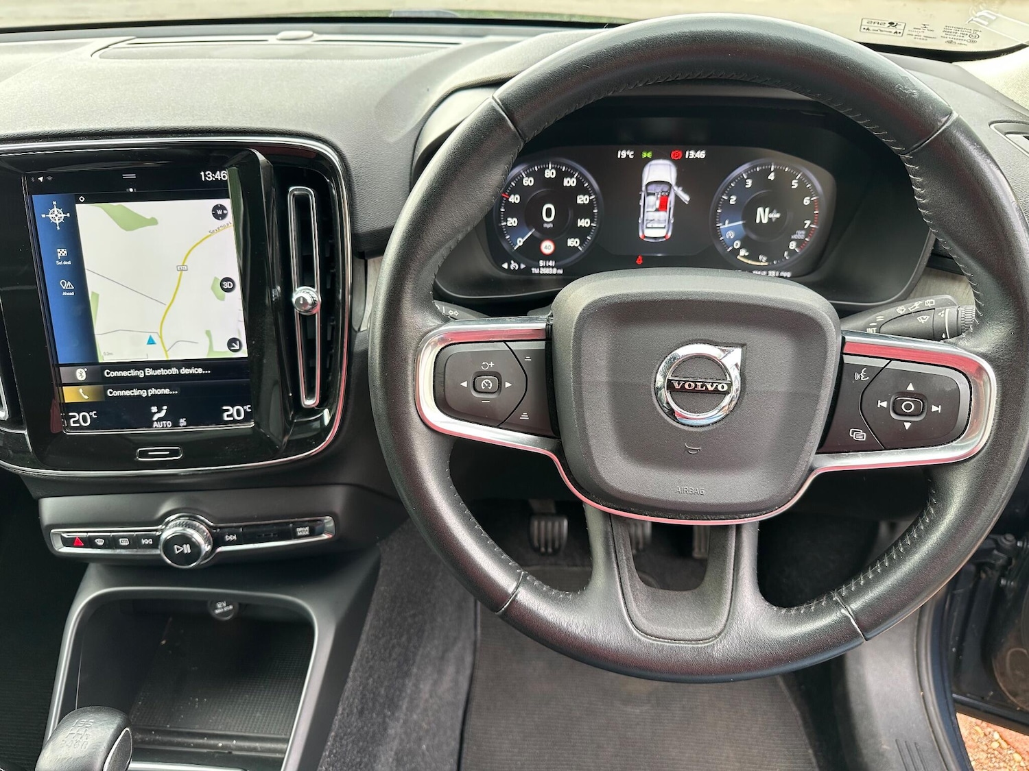 Used Volvo XC40 for sale - 76158790: Photo 11