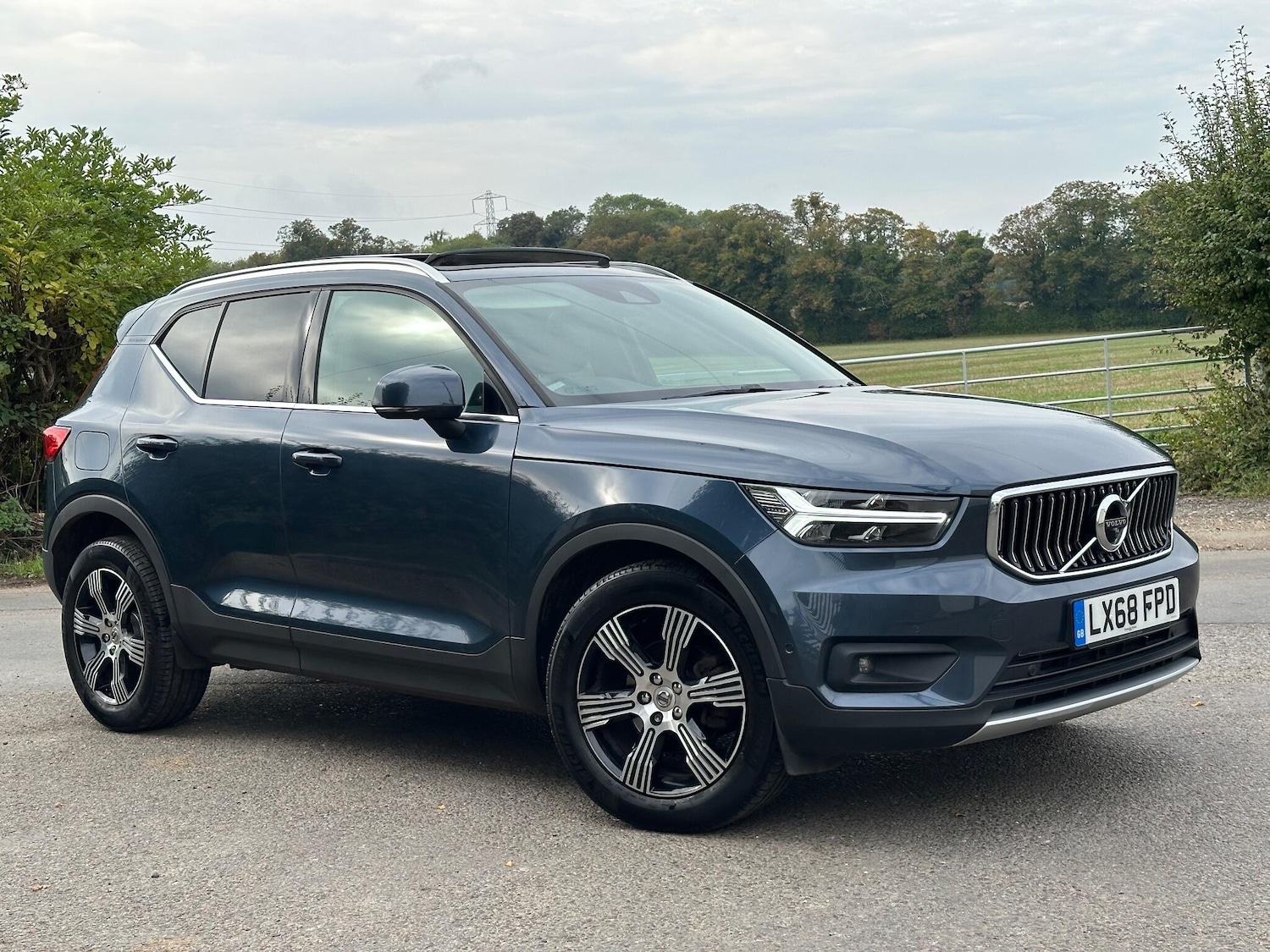 Used Volvo XC40 for sale - 76158790: Photo 18