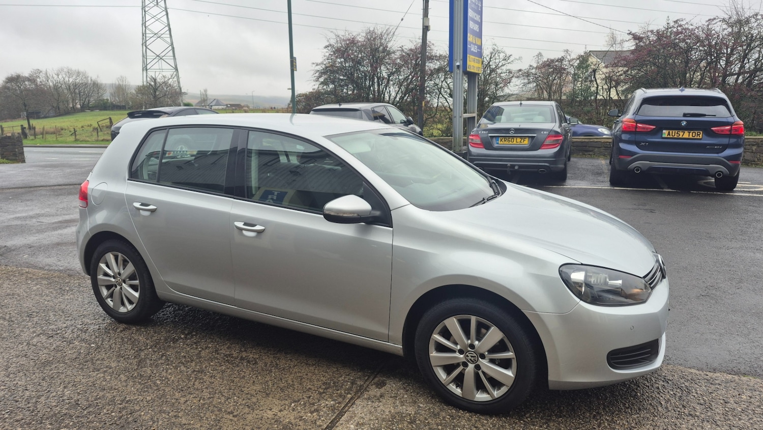 Used Volkswagen Golf 2010 for sale - 76531252: Photo 2