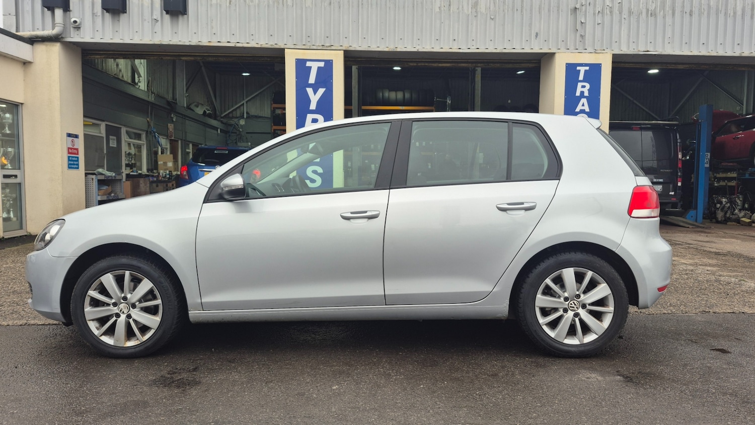 Used Volkswagen Golf 2010 for sale - 76531252: Photo 3