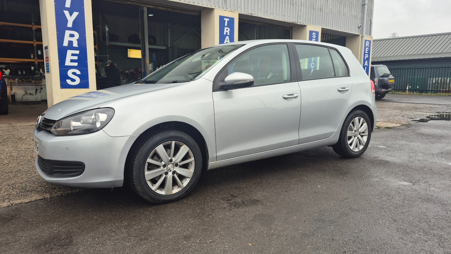 Used Volkswagen Golf 2010 for sale - 76531252: Photo 6
