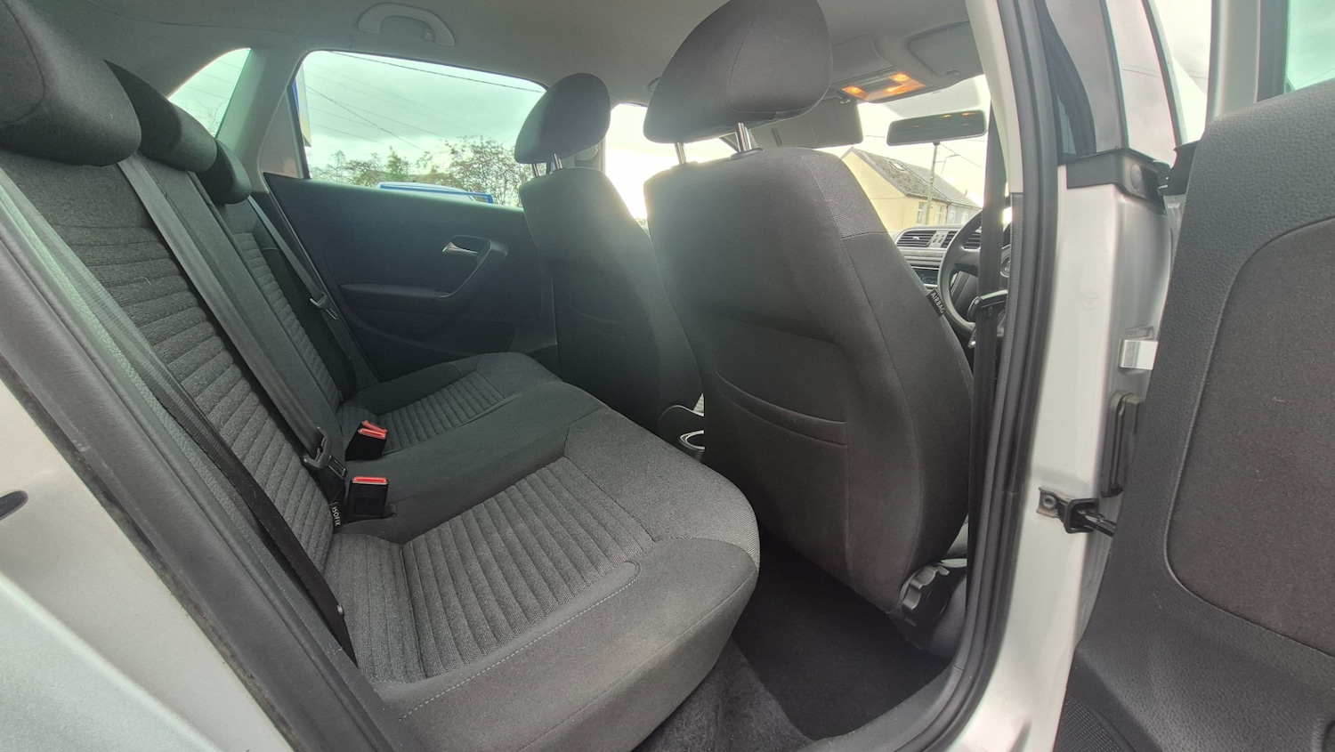 Used Volkswagen Polo 2012 for sale - 76762360: Photo 10