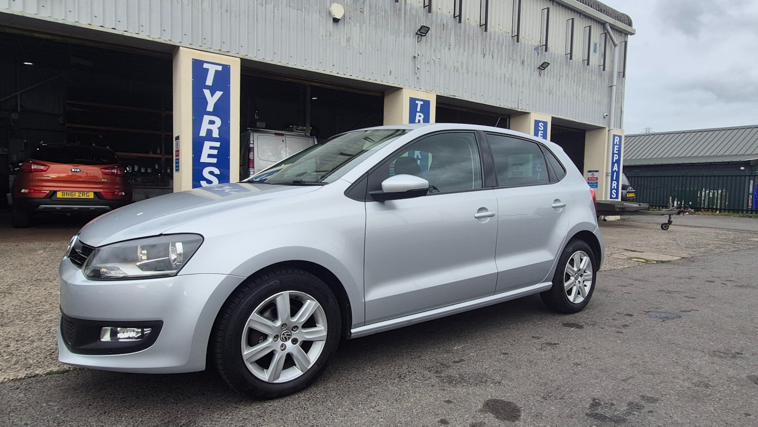 Used Volkswagen Polo 2012 for sale - 76762360: Photo 4