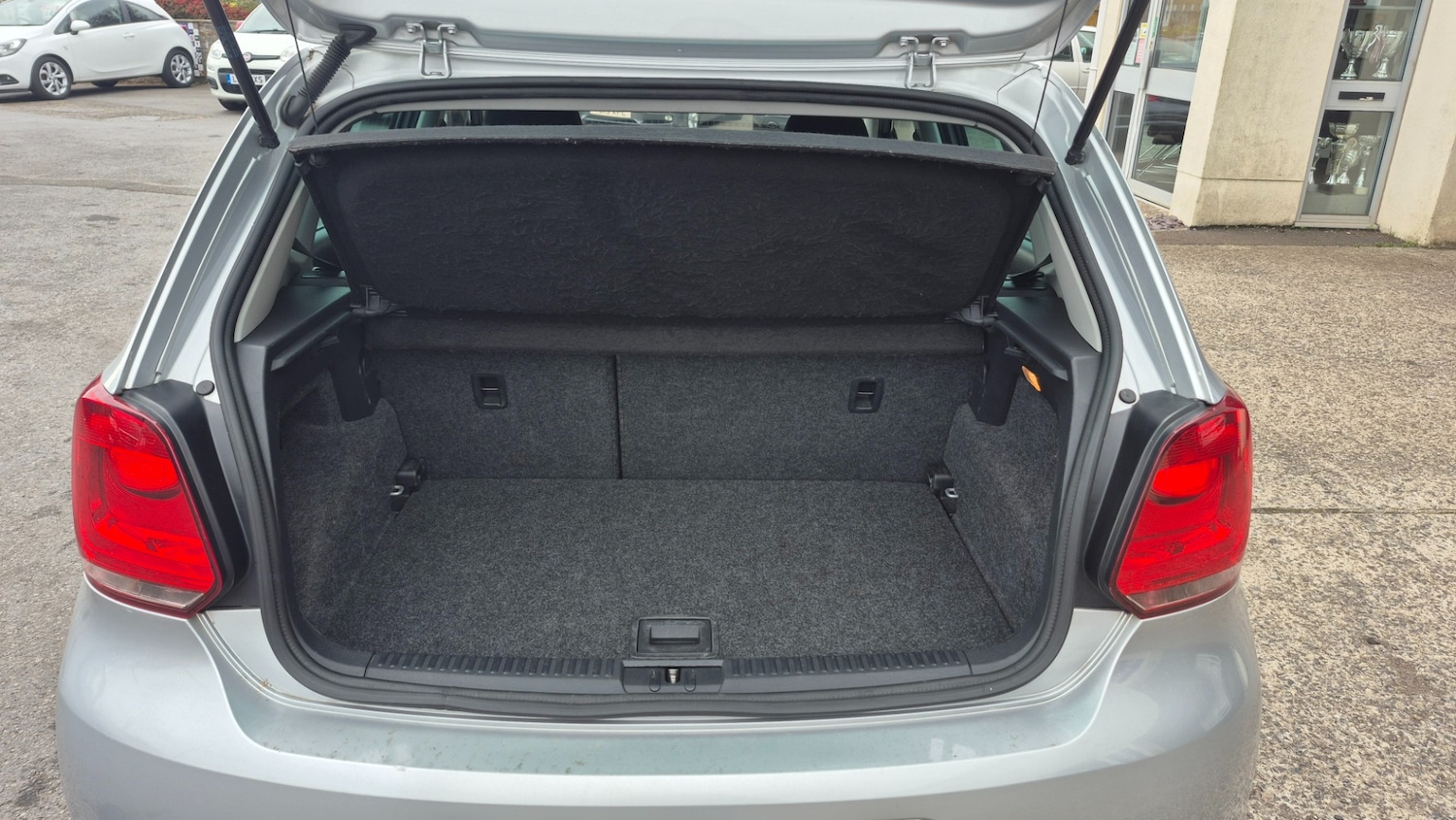 Used Volkswagen Polo 2012 for sale - 76762360: Photo 8