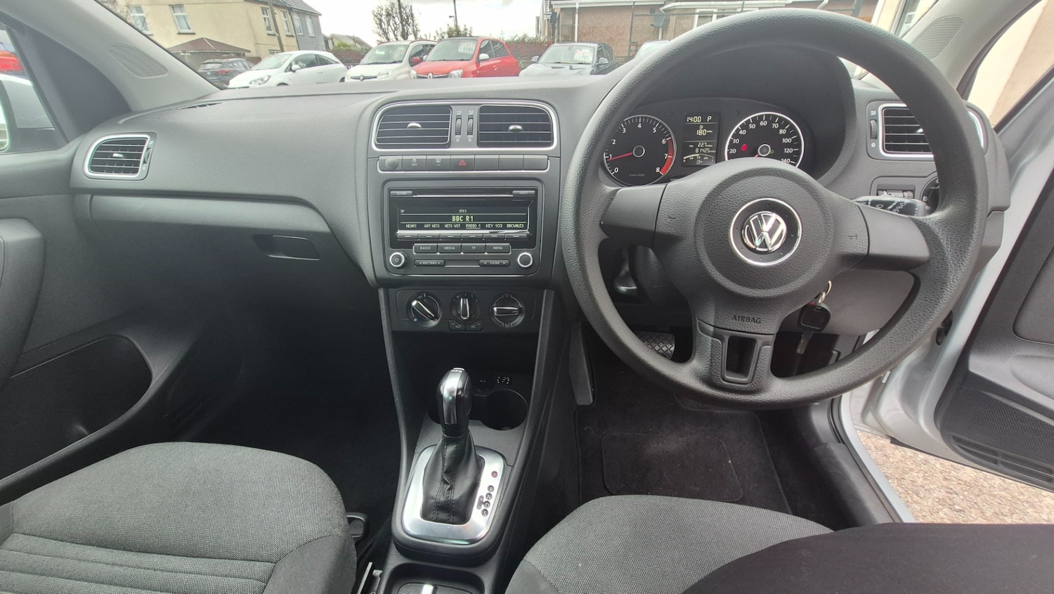 Used Volkswagen Polo 2012 for sale - 76762360: Photo 9