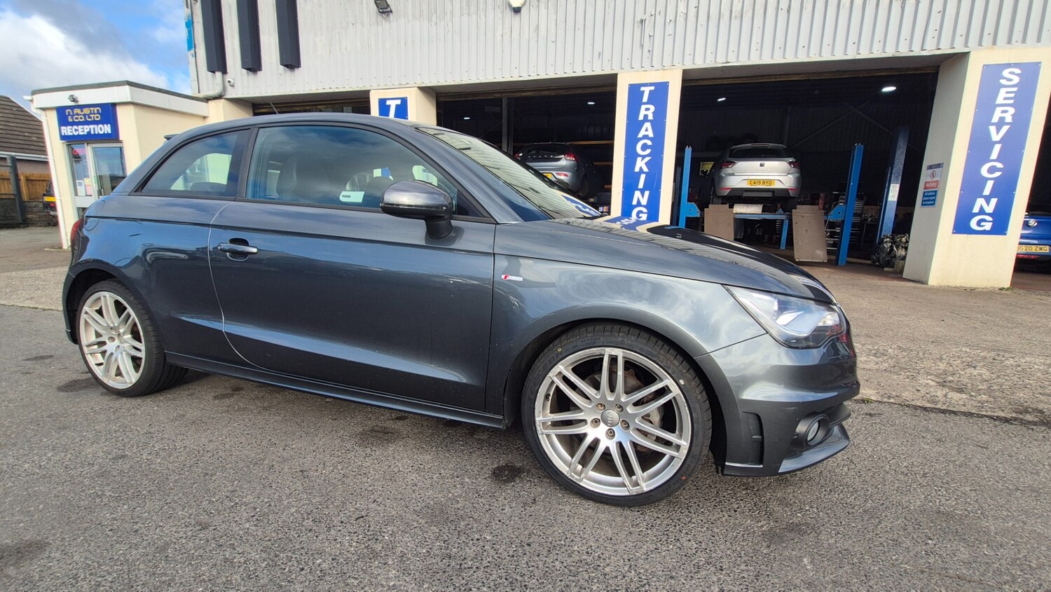Used Audi A1 2011 for sale - 76403270: Photo 3
