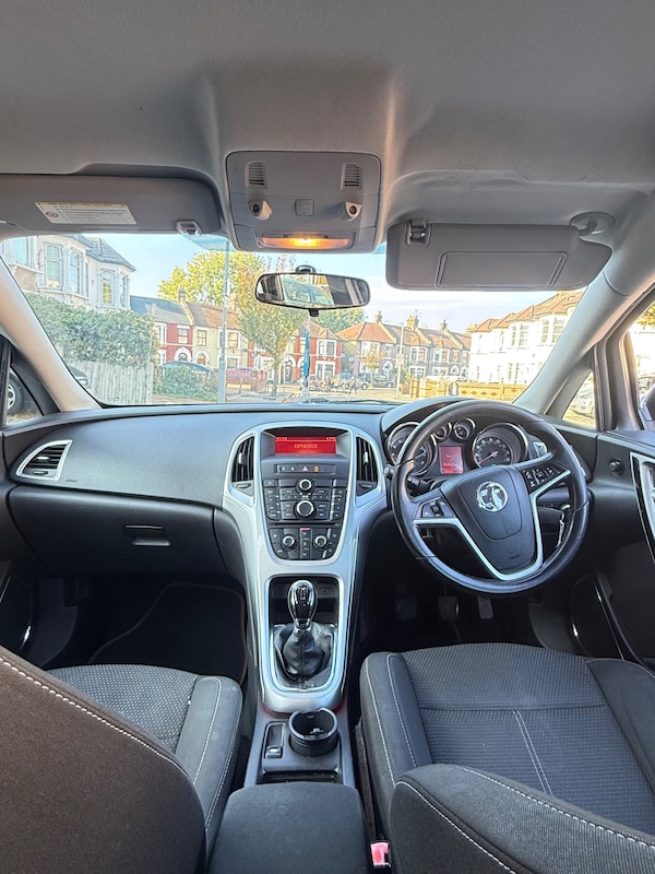Used Vauxhall Astra for sale - 76255529: Photo 10