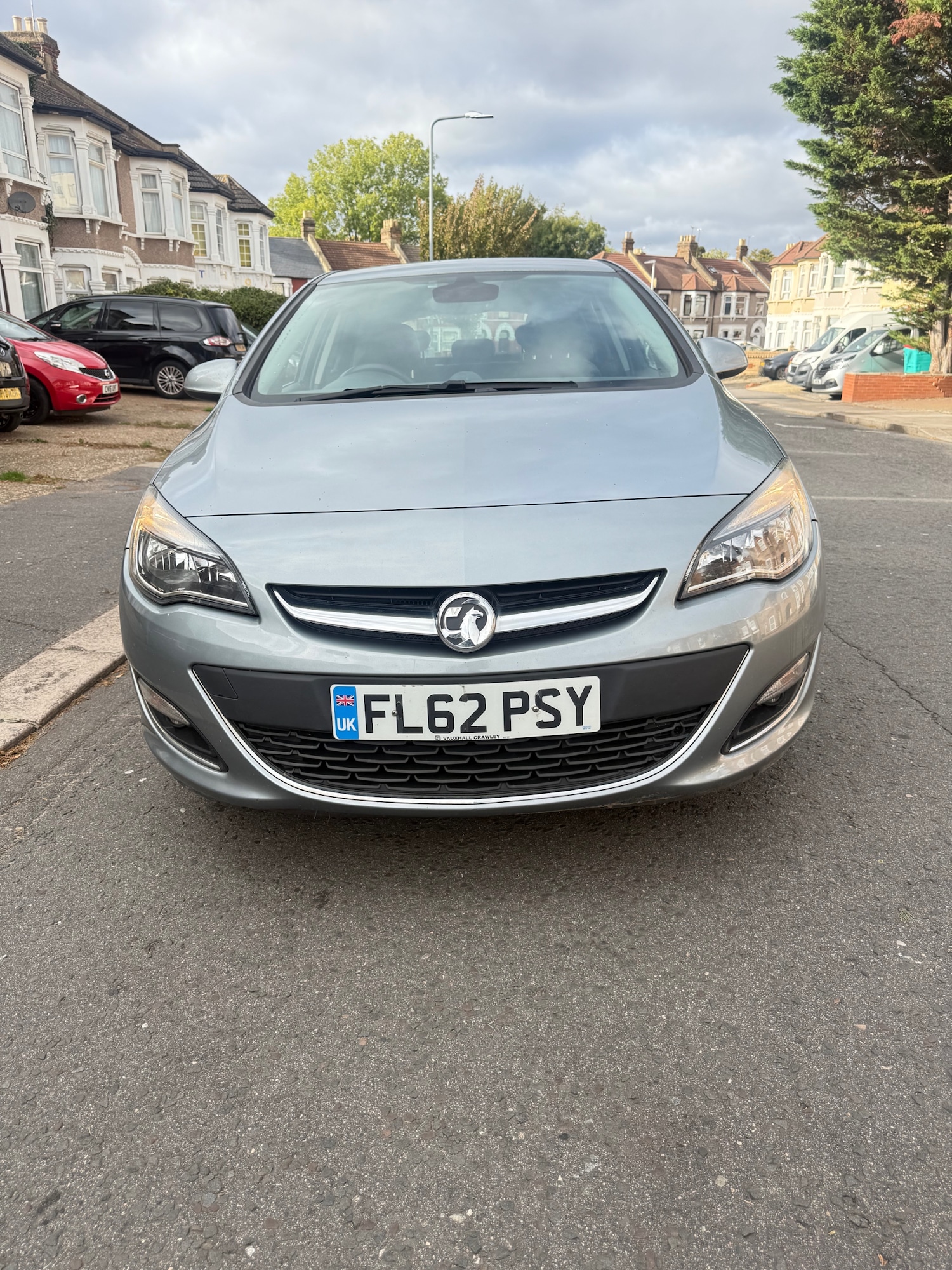 Used Vauxhall Astra 2012 for sale - 76172248: Photo 2