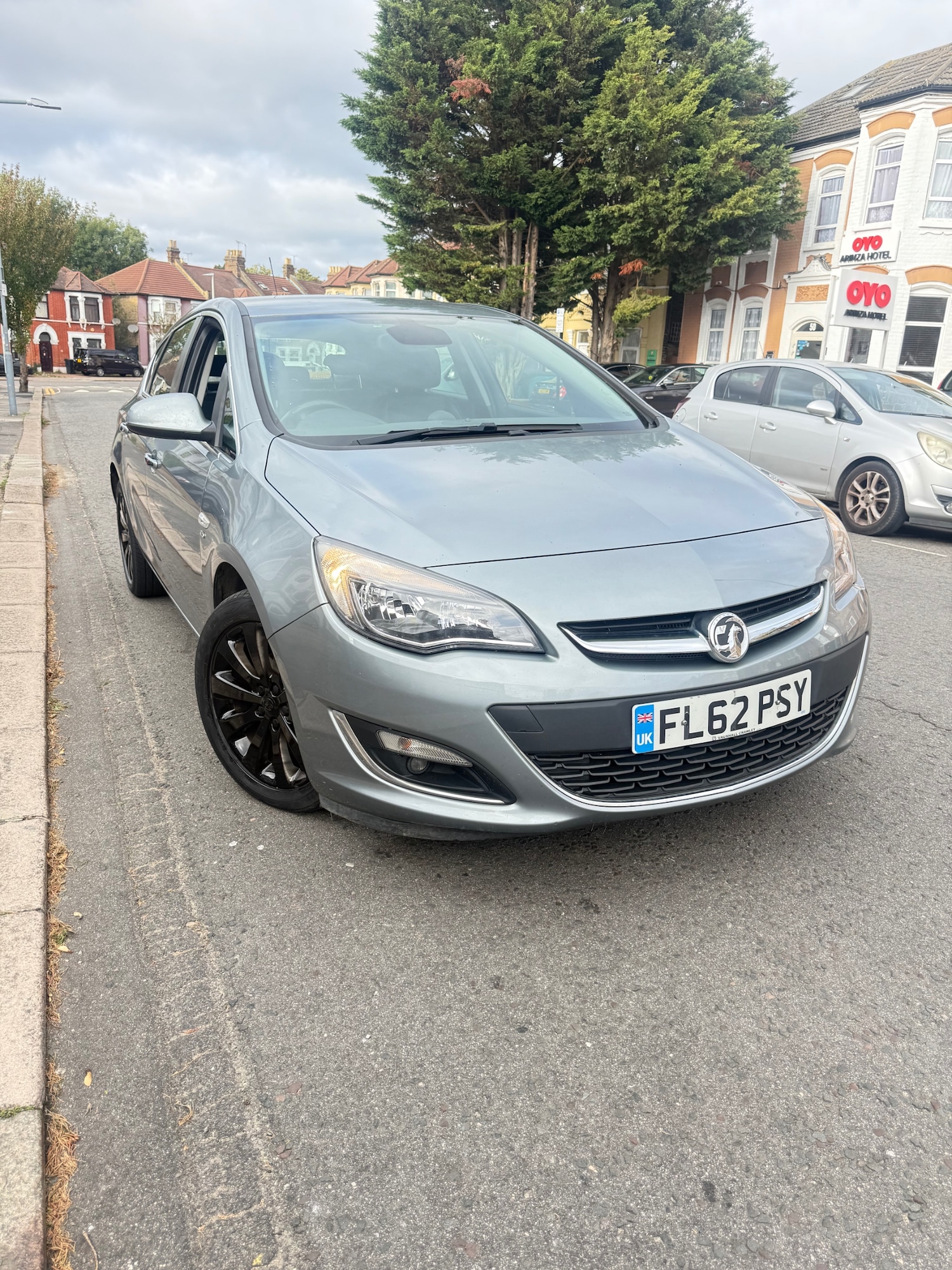 Used Vauxhall Astra 2012 for sale - 76172248: Photo 3