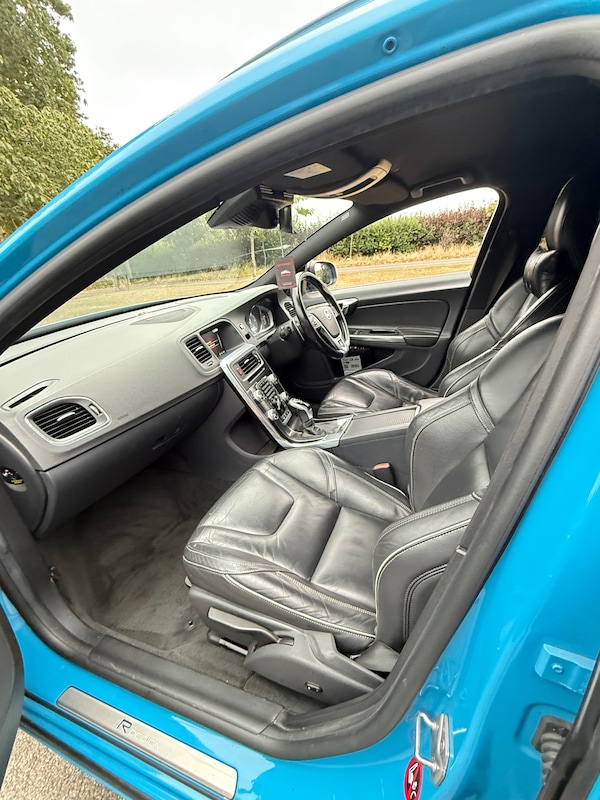 Used Volvo V60 2015 for sale - 75740531: Photo 11