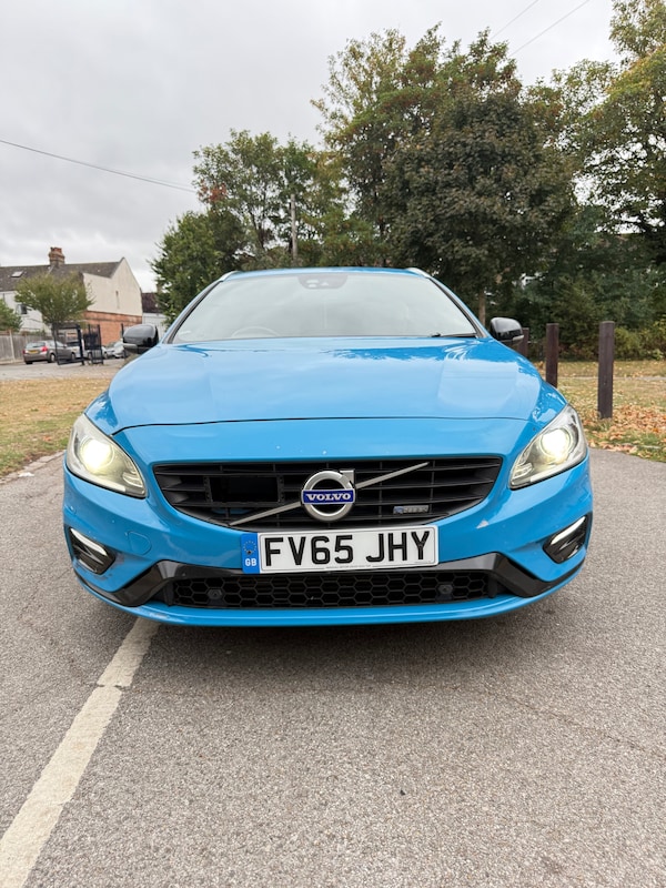 Used Volvo V60 2015 for sale - 75740531: Photo 2