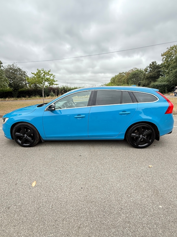 Used Volvo V60 2015 for sale - 75740531: Photo 8