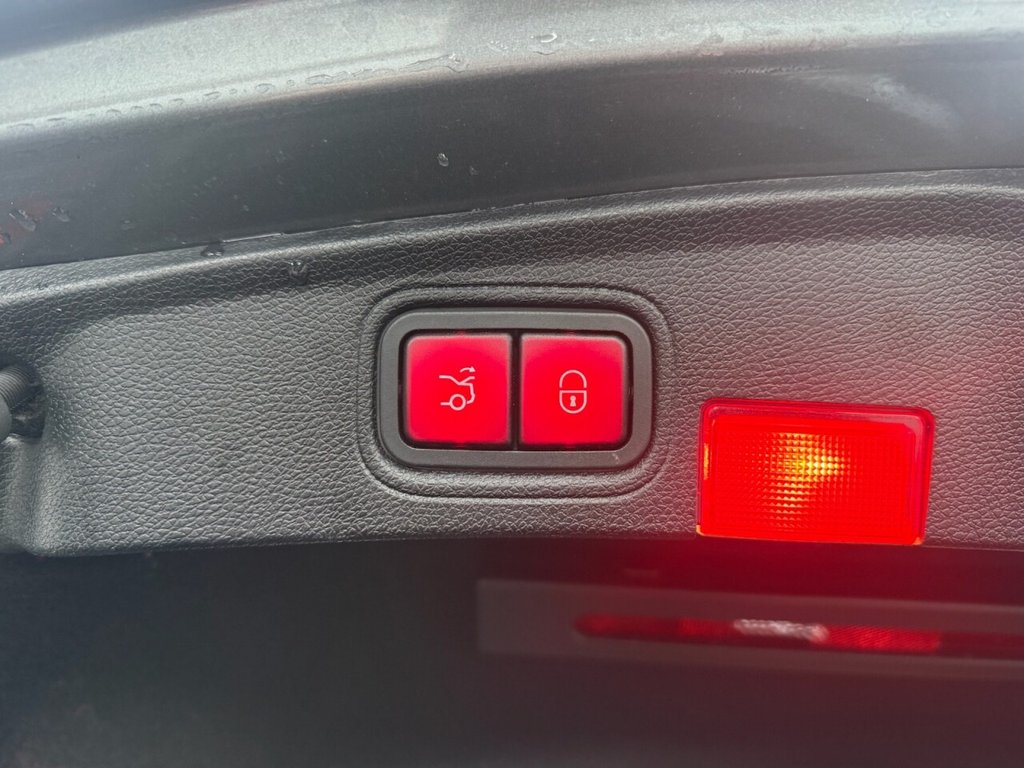 Used Mercedes-Benz C Class 2016 for sale - 76797777: Photo 23