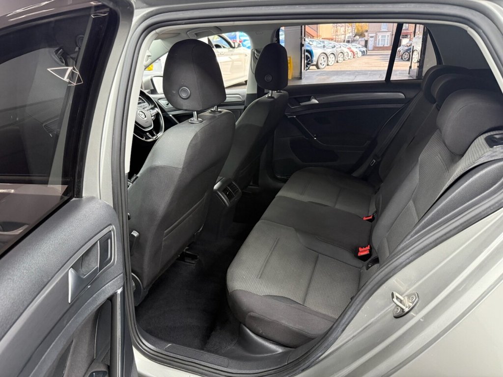 Used Volkswagen Golf 2017 for sale - 76019136: Photo 21