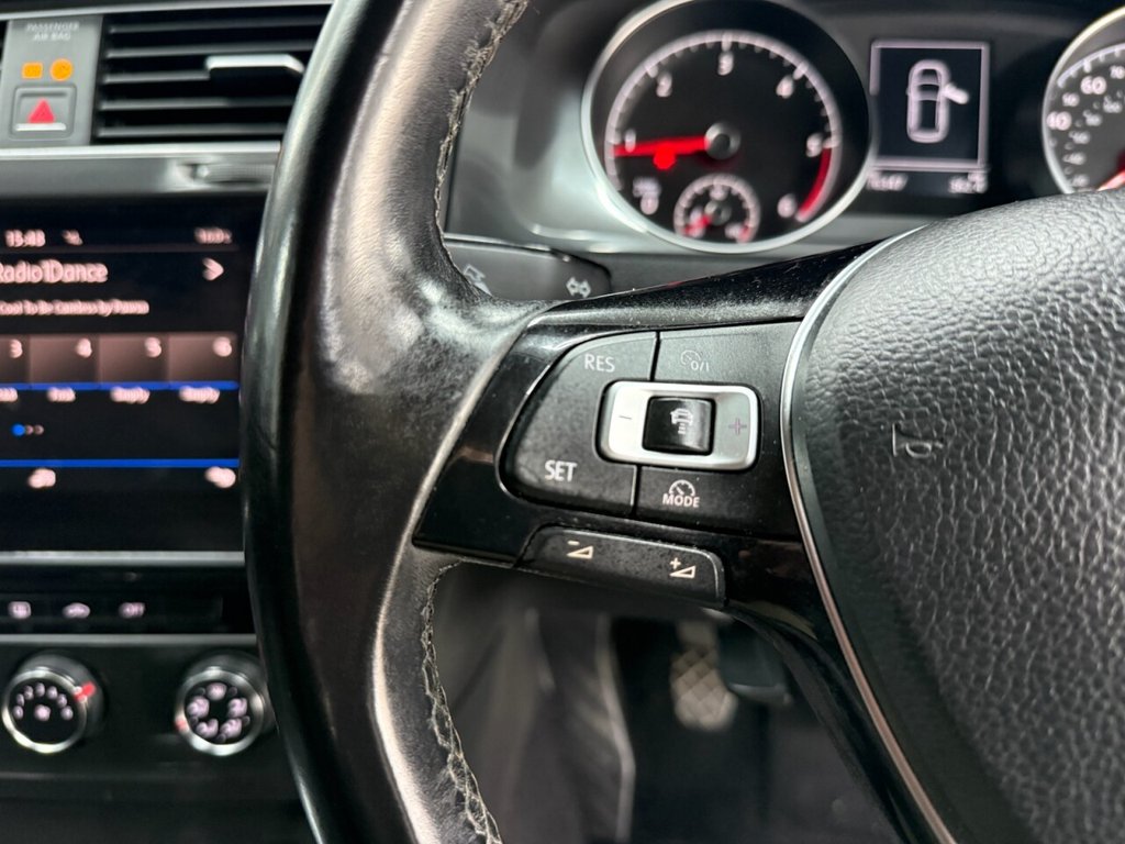 Used Volkswagen Golf 2017 for sale - 76019136: Photo 25
