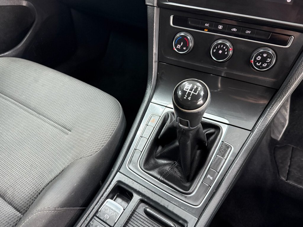 Used Volkswagen Golf 2017 for sale - 76019136: Photo 28