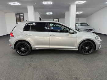 Used Volkswagen Golf 2017 for sale - 76019136: Photo