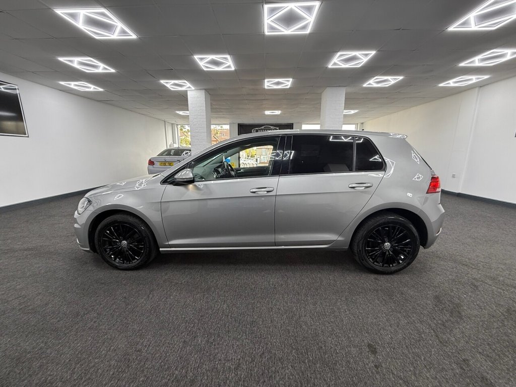 Used Volkswagen Golf 2017 for sale - 76019136: Photo 7