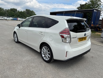 Used Toyota Prius+ 2020 for sale - 78922468: Photo