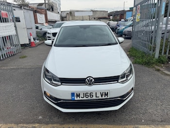 Used Volkswagen Polo 2016 for sale - 78797274: Photo