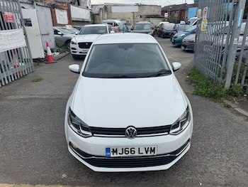 Used Volkswagen Polo 2016 for sale - 78797274: Photo